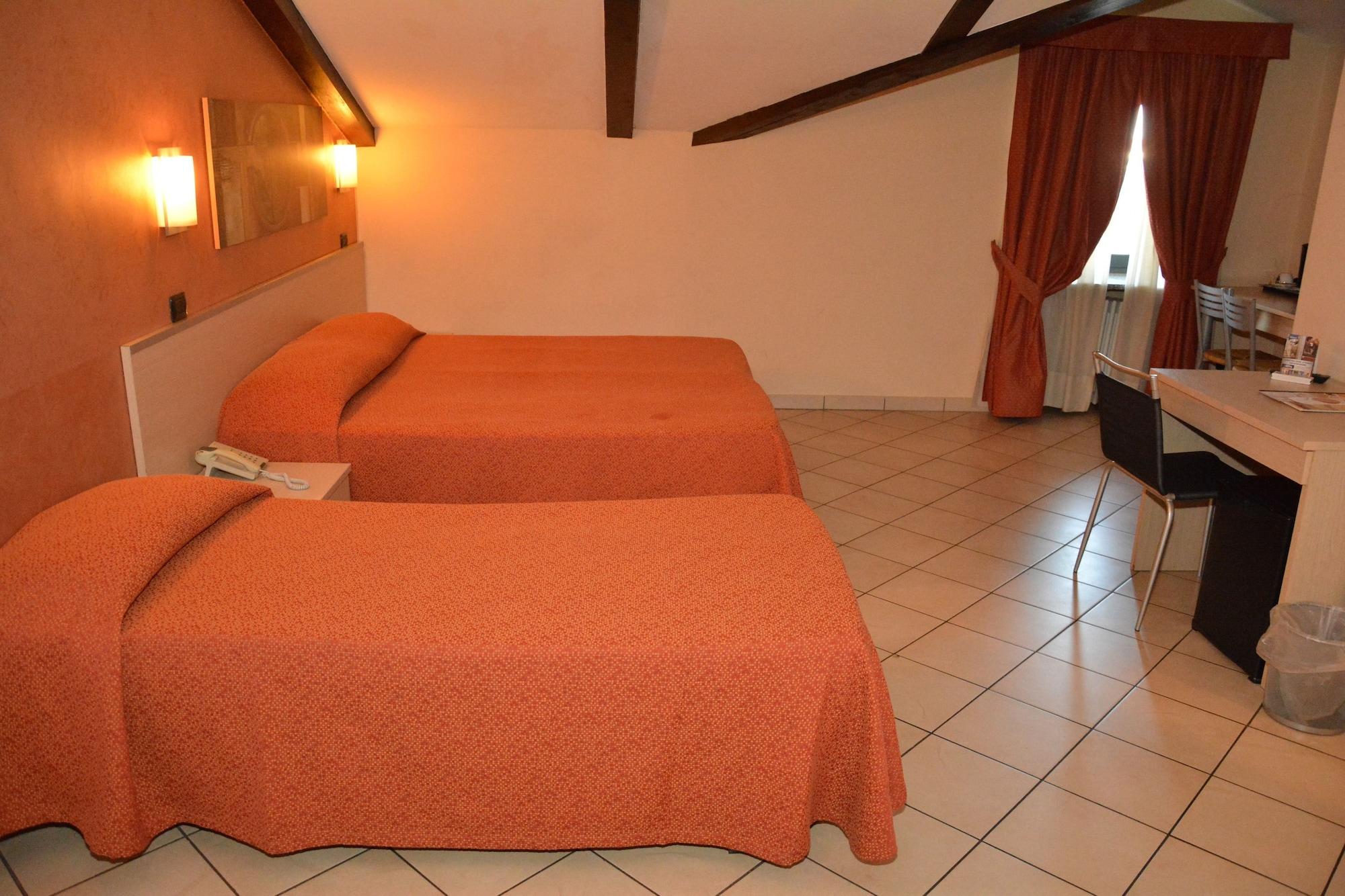Hotel Villa Glicini Pinerolo Esterno foto