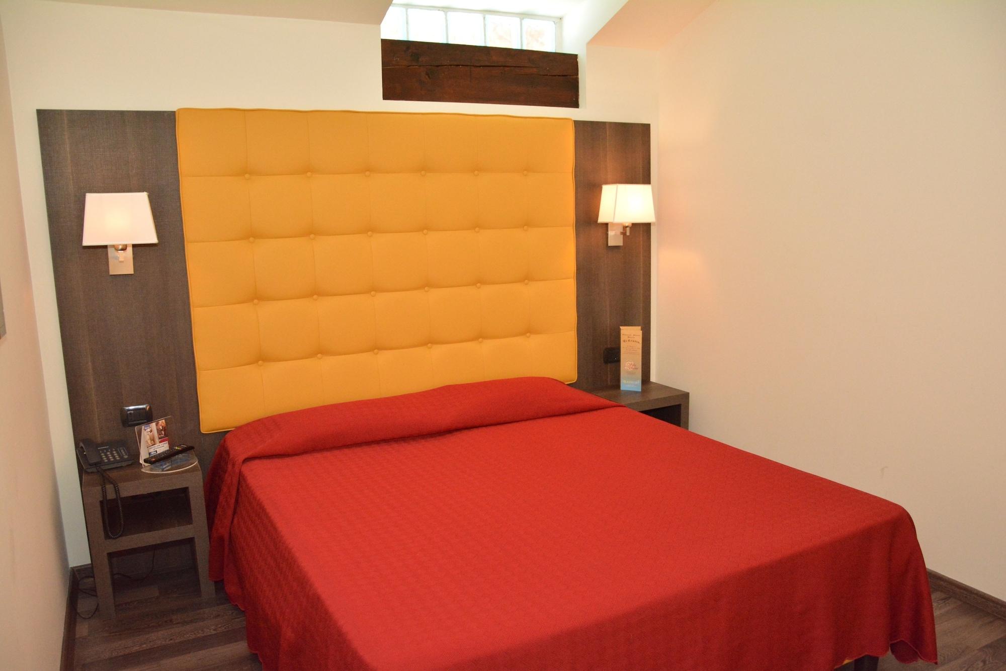 Hotel Villa Glicini Pinerolo Esterno foto