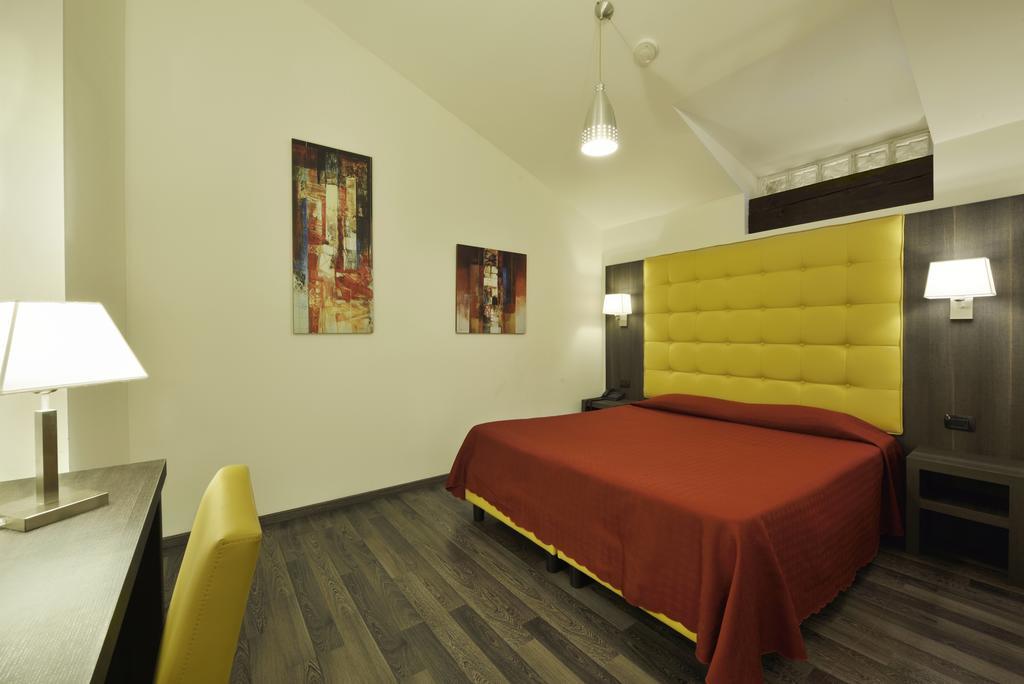 Hotel Villa Glicini Pinerolo Esterno foto