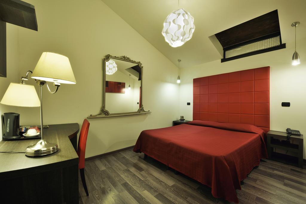Hotel Villa Glicini Pinerolo Esterno foto